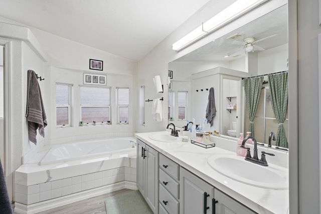 900 E Rankin Avenue 121, Tulare, CA 93274