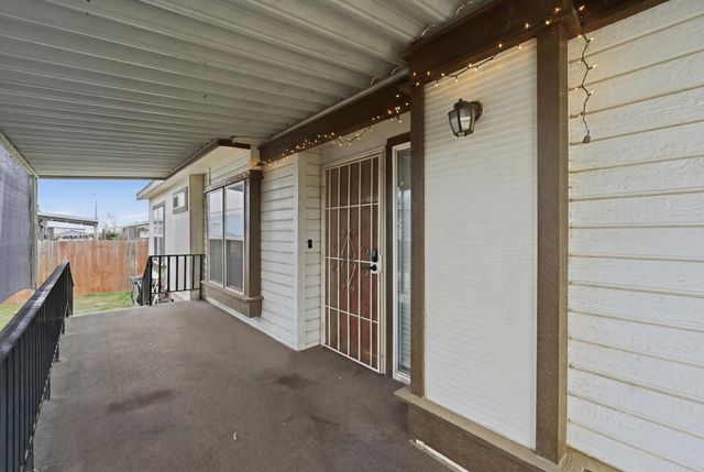 900 E Rankin Avenue 121, Tulare, CA 93274