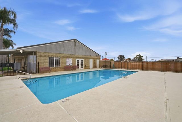 900 E Rankin Avenue 121, Tulare, CA 93274