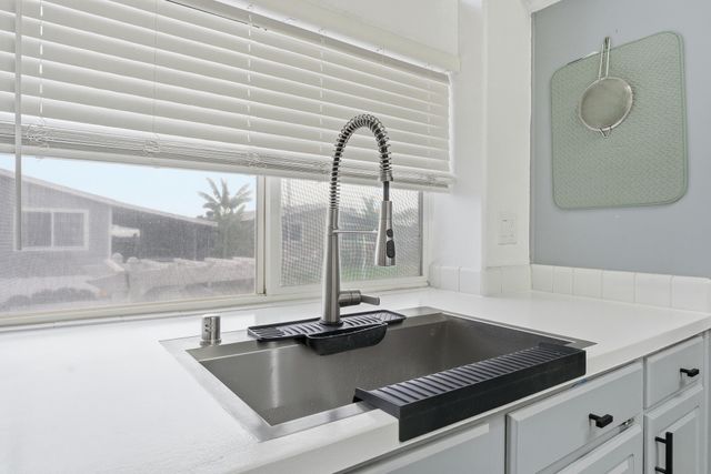 900 E Rankin Avenue 121, Tulare, CA 93274