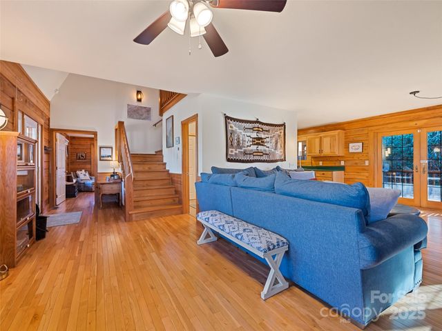 171 Sharons Bluff, Franklin, NC 28734