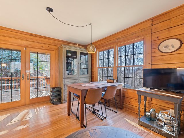 171 Sharons Bluff, Franklin, NC 28734