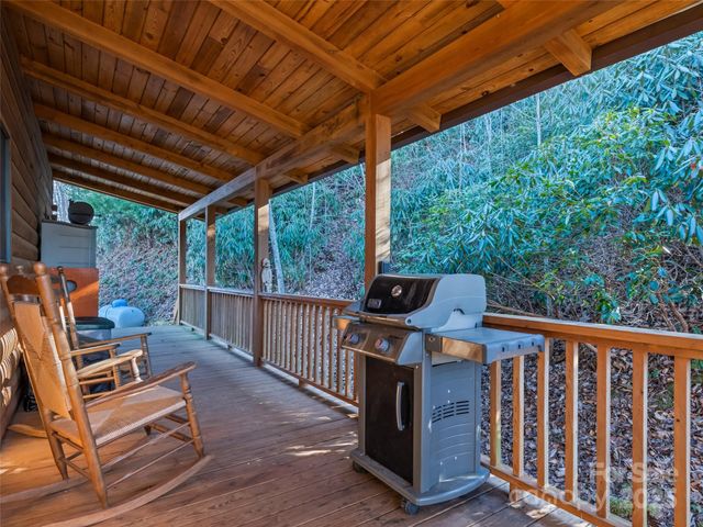 171 Sharons Bluff, Franklin, NC 28734