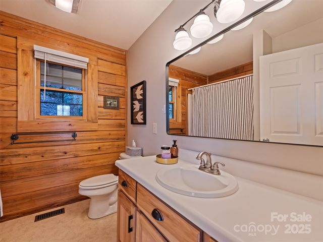 171 Sharons Bluff, Franklin, NC 28734