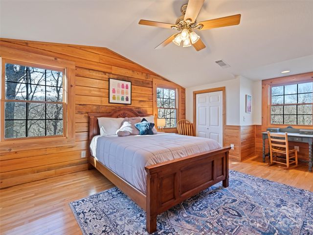 171 Sharons Bluff, Franklin, NC 28734