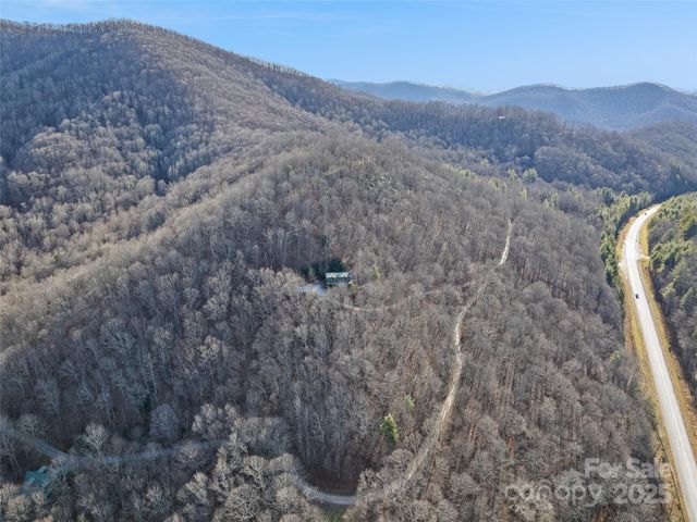 171 Sharons Bluff, Franklin, NC 28734