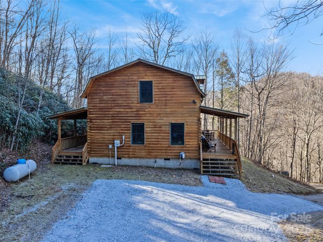 171 Sharons Bluff, Franklin, NC 28734