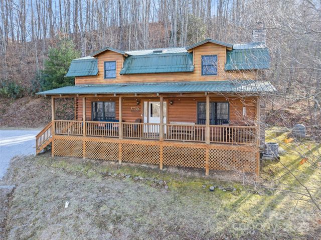 171 Sharons Bluff, Franklin, NC 28734