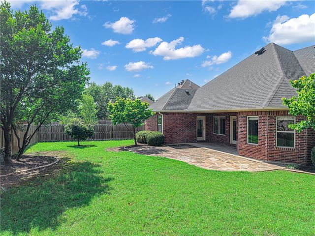 4457 Putting Green Drive, Fayetteville, AR 72704