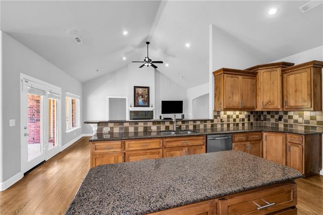 4457 Putting Green Drive, Fayetteville, AR 72704