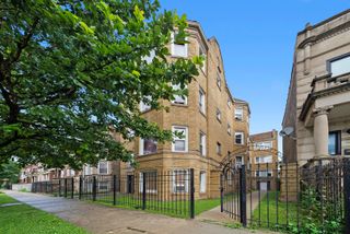 3916 W Congress Parkway, Chicago, IL 60624