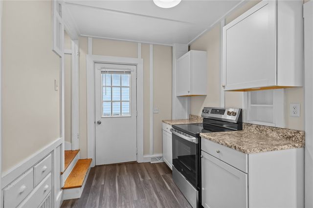 14 Pearl Street, East Greenwich, RI 02818