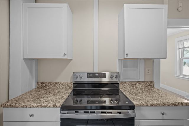 14 Pearl Street, East Greenwich, RI 02818