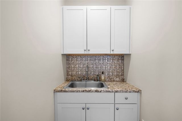 14 Pearl Street, East Greenwich, RI 02818