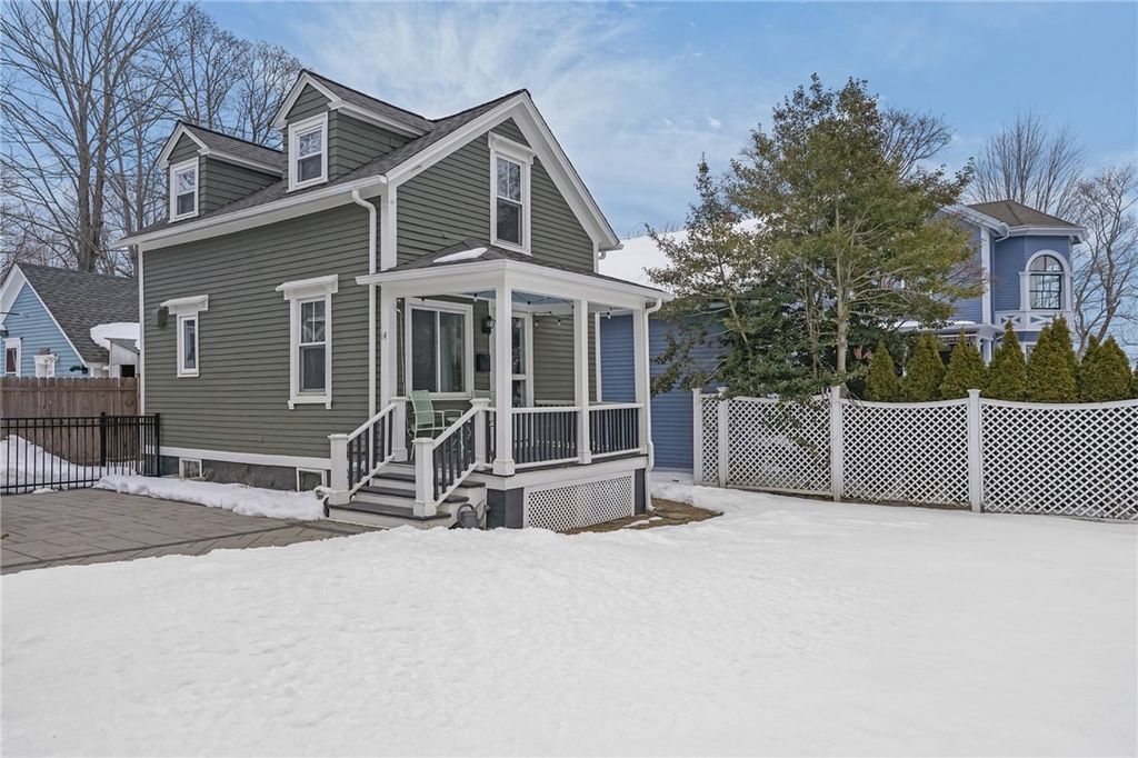 14 Pearl Street, East Greenwich, RI 02818