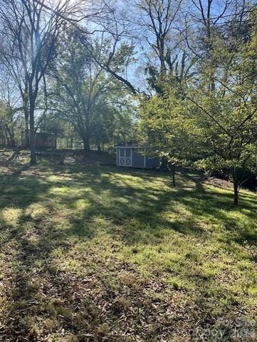 692 Radcliff Place NW, Concord, NC 28027