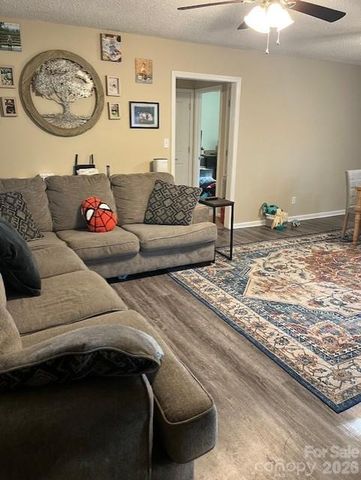 692 Radcliff Place NW, Concord, NC 28027