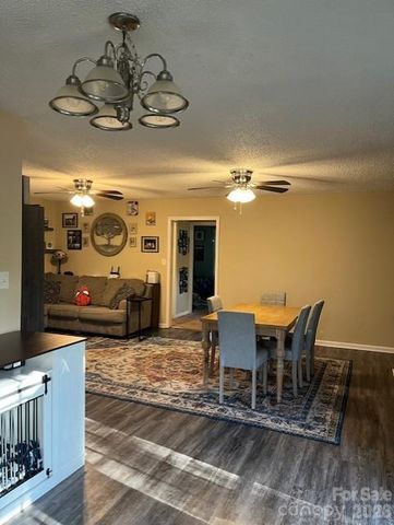 692 Radcliff Place NW, Concord, NC 28027