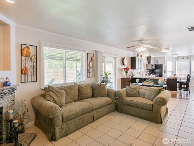 8728 136th Street E, Puyallup, WA 98373