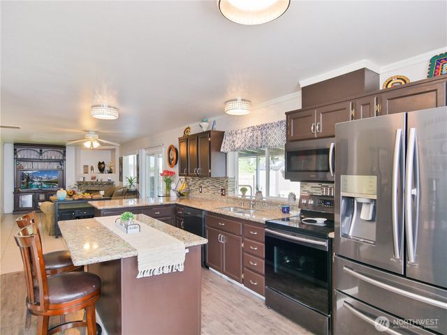 8728 136th Street E, Puyallup, WA 98373