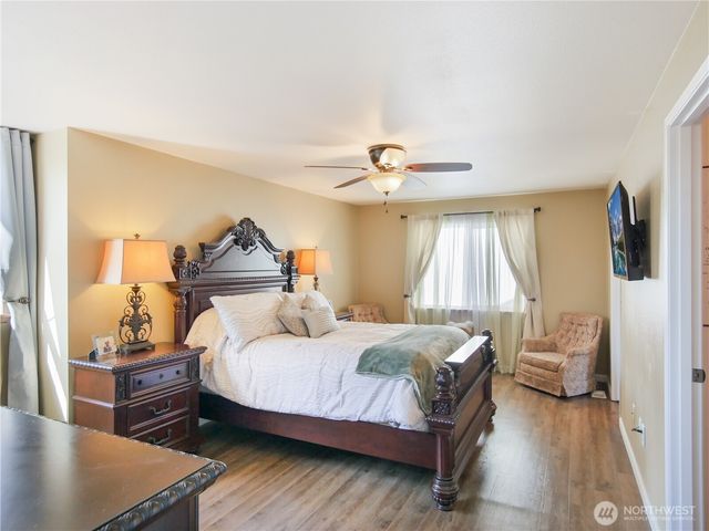 8728 136th Street E, Puyallup, WA 98373