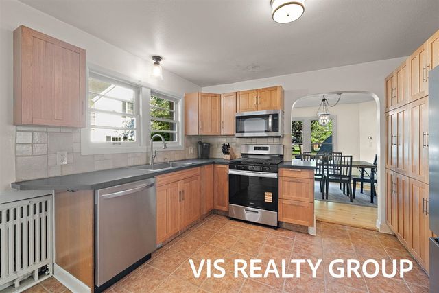 303 E Savidge Street, Spring Lake, MI 49456