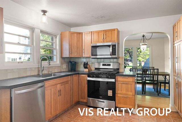 303 E Savidge Street, Spring Lake, MI 49456