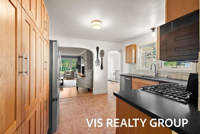 303 E Savidge Street, Spring Lake, MI 49456