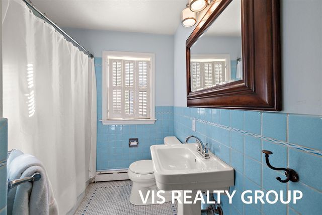 303 E Savidge Street, Spring Lake, MI 49456