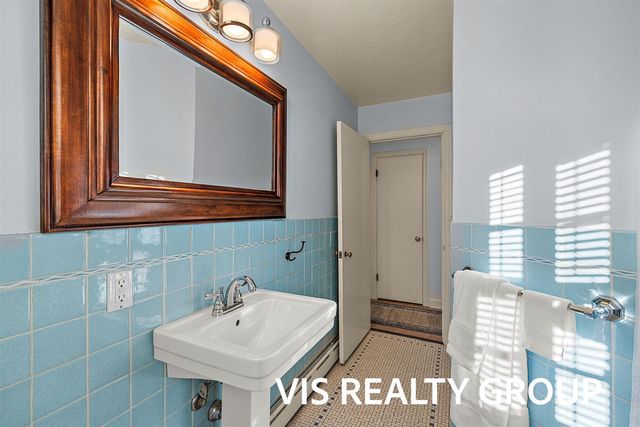 303 E Savidge Street, Spring Lake, MI 49456