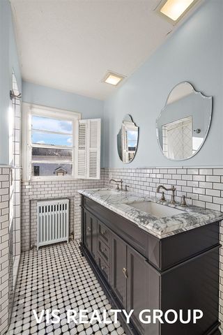 303 E Savidge Street, Spring Lake, MI 49456