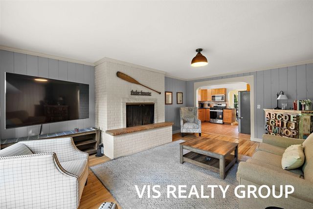 303 E Savidge Street, Spring Lake, MI 49456