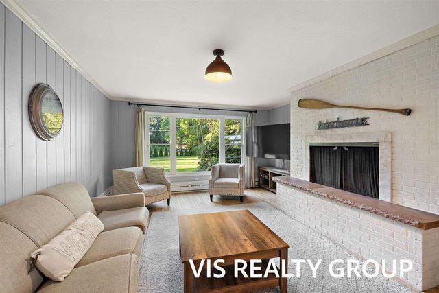 303 E Savidge Street, Spring Lake, MI 49456