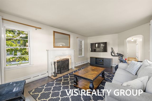 303 E Savidge Street, Spring Lake, MI 49456
