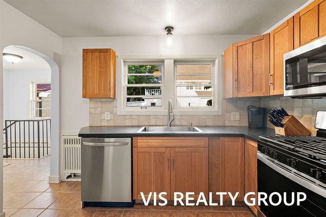 303 E Savidge Street, Spring Lake, MI 49456