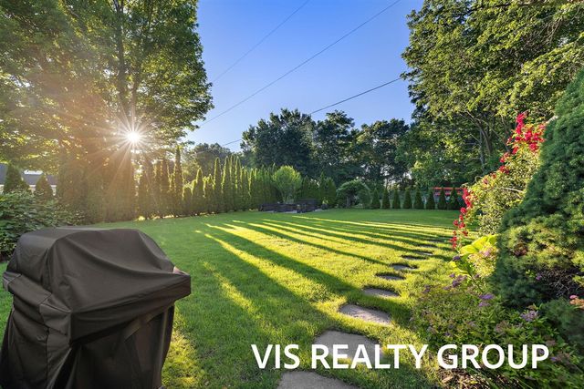303 E Savidge Street, Spring Lake, MI 49456