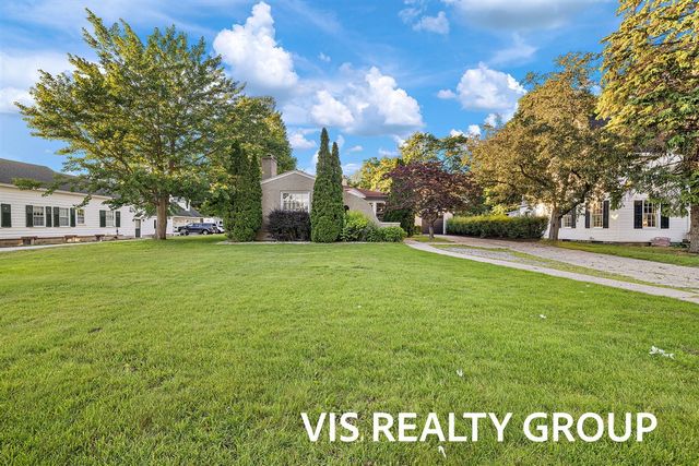 303 E Savidge Street, Spring Lake, MI 49456