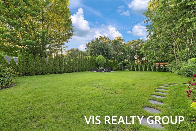303 E Savidge Street, Spring Lake, MI 49456