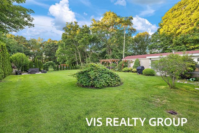 303 E Savidge Street, Spring Lake, MI 49456