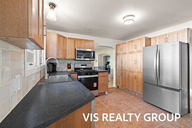 303 E Savidge Street, Spring Lake, MI 49456