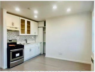42-40 Bowne St 2F, Flushing, NY 11355