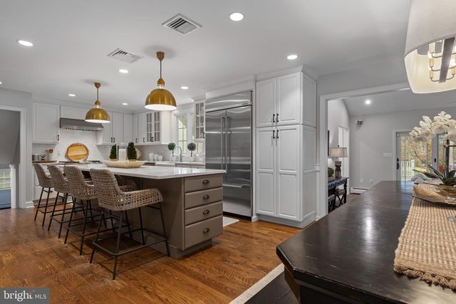 131 SUGARTOWN RD, Devon, PA 19333