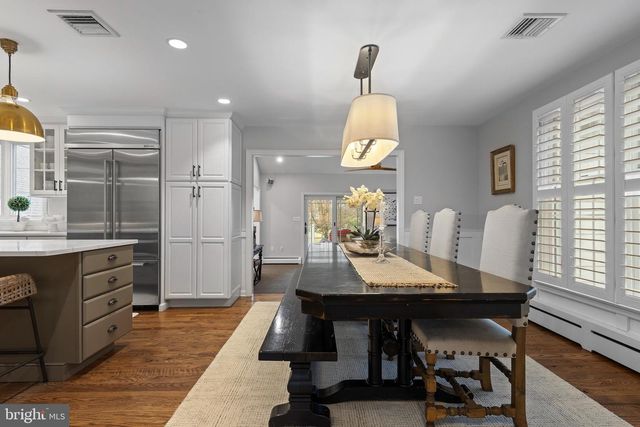 131 SUGARTOWN RD, Devon, PA 19333