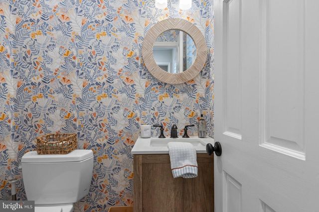 131 SUGARTOWN RD, Devon, PA 19333