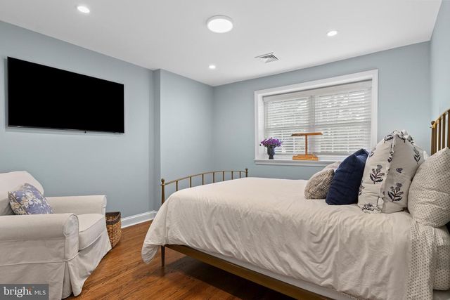 131 SUGARTOWN RD, Devon, PA 19333