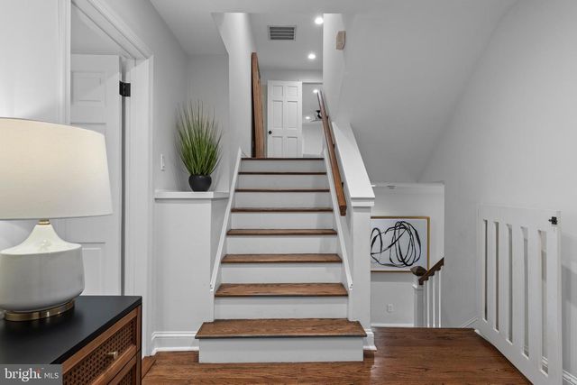 131 SUGARTOWN RD, Devon, PA 19333