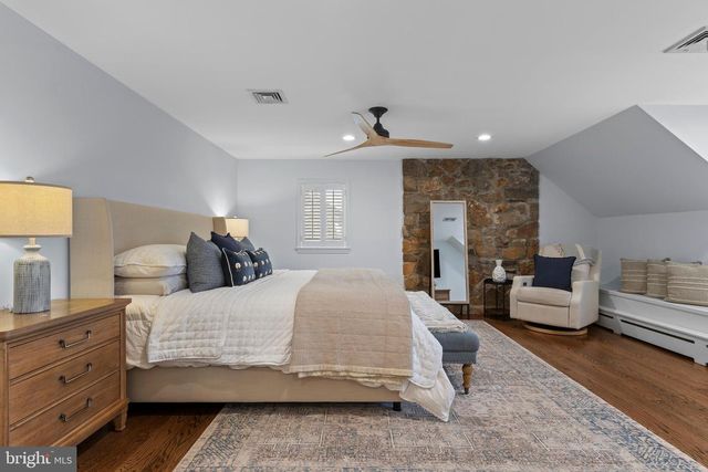 131 SUGARTOWN RD, Devon, PA 19333