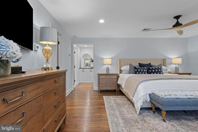 131 SUGARTOWN RD, Devon, PA 19333