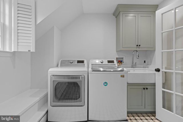 131 SUGARTOWN RD, Devon, PA 19333