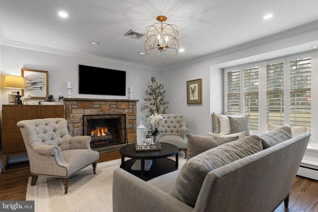 131 SUGARTOWN RD, Devon, PA 19333